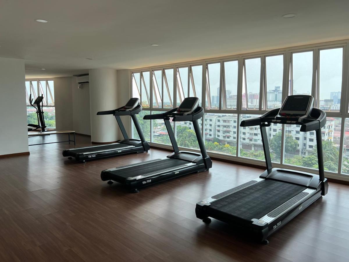 New!! Loving Night Novo 2br 4-9pax I Jonker I Netflix I Family Apartment