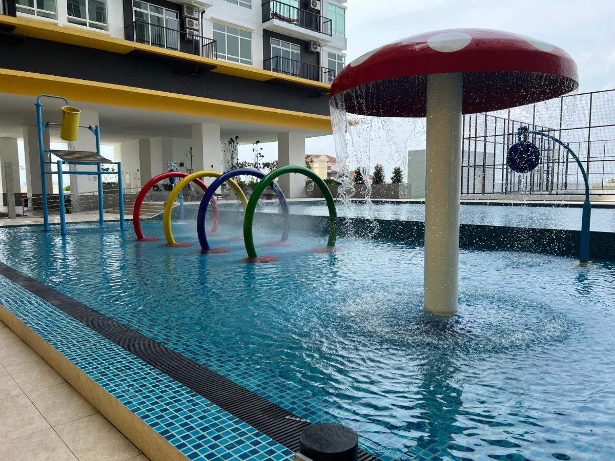 Apartment New!! Loving Night Novo 2br 4-9pax I Jonker I Netflix I Family *